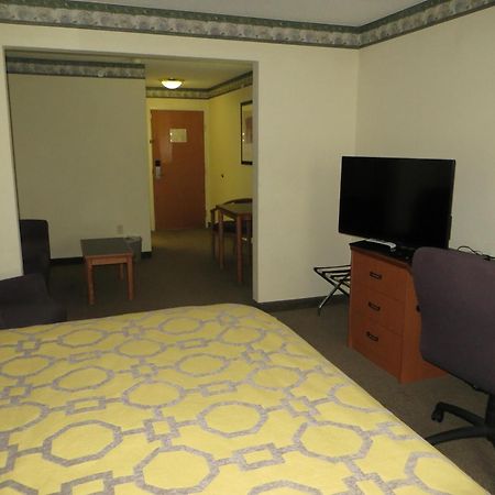 Baymont By Wyndham Fort Wayne Phòng bức ảnh