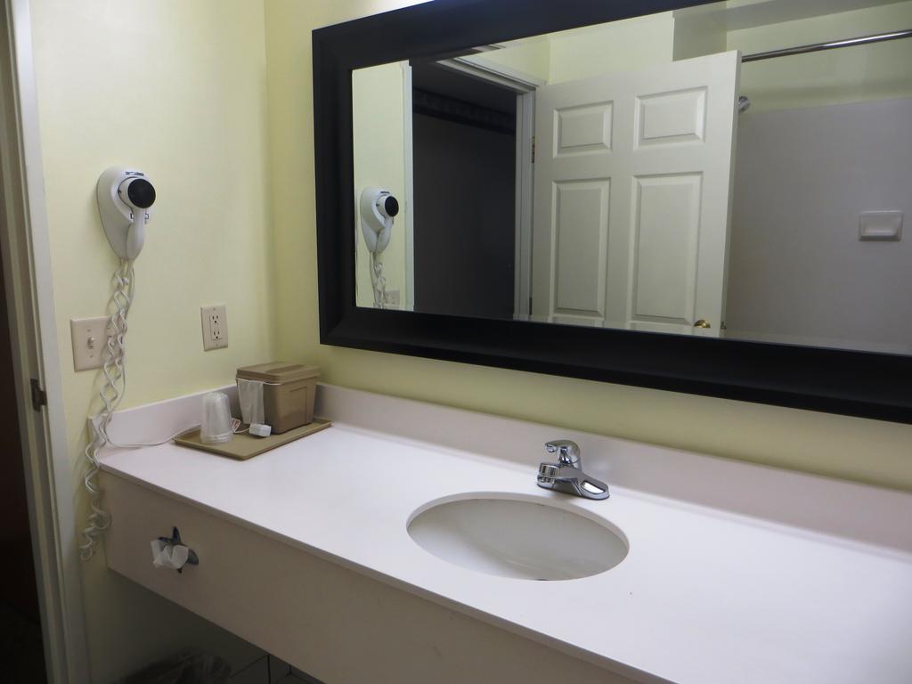 Baymont By Wyndham Fort Wayne Ngoại thất bức ảnh
