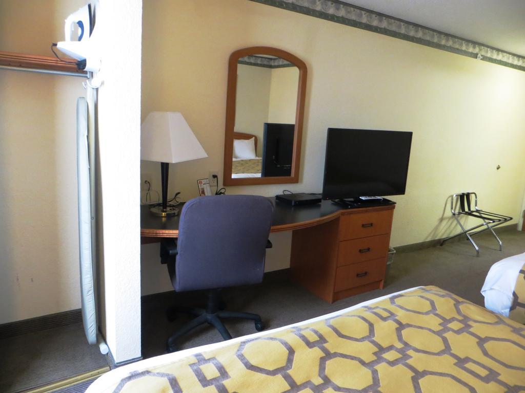 Baymont By Wyndham Fort Wayne Ngoại thất bức ảnh