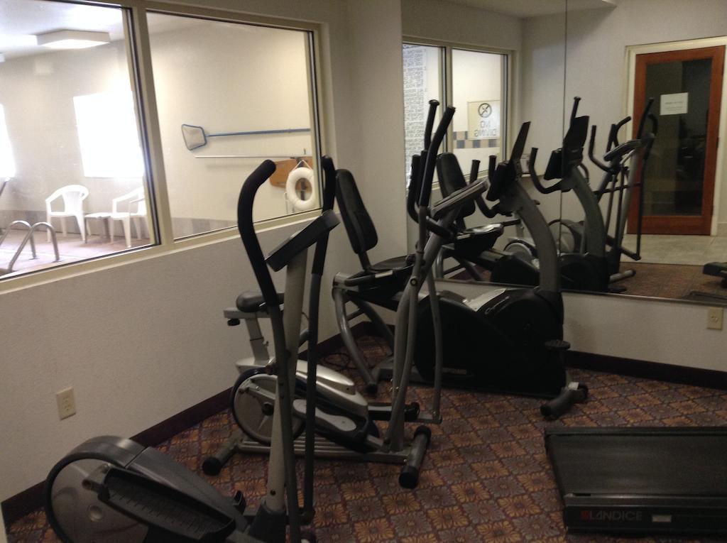 Baymont By Wyndham Fort Wayne Ngoại thất bức ảnh